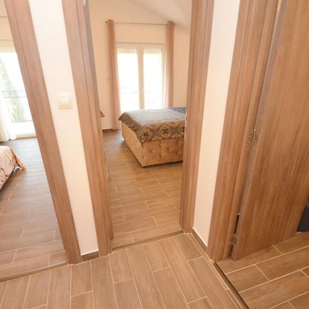 Leut Stone Residence Tivat Ruang foto