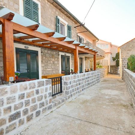 Leut Stone Residence Tivat Ruang foto