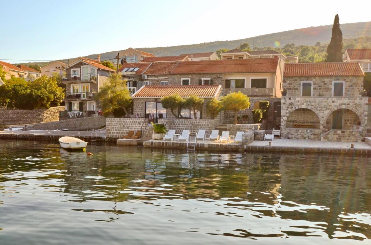 Leut Stone Residence Tivat Bagian luar foto