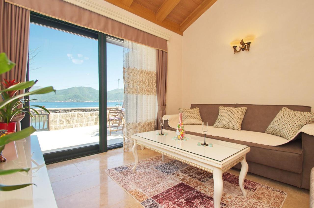 Leut Stone Residence Tivat Bagian luar foto