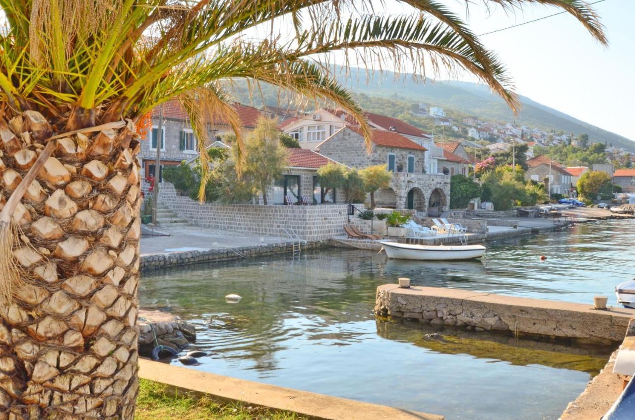 Leut Stone Residence Tivat Bagian luar foto