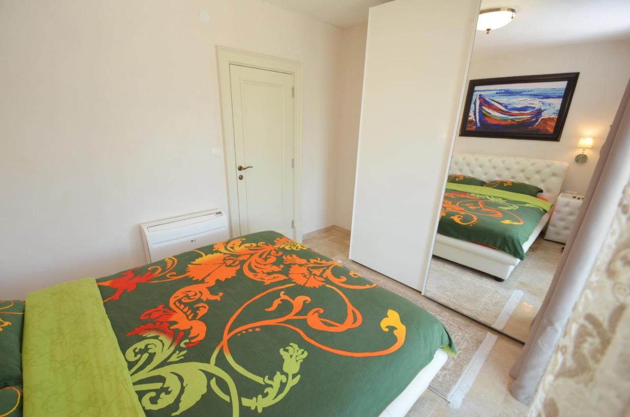 Leut Stone Residence Tivat Bagian luar foto