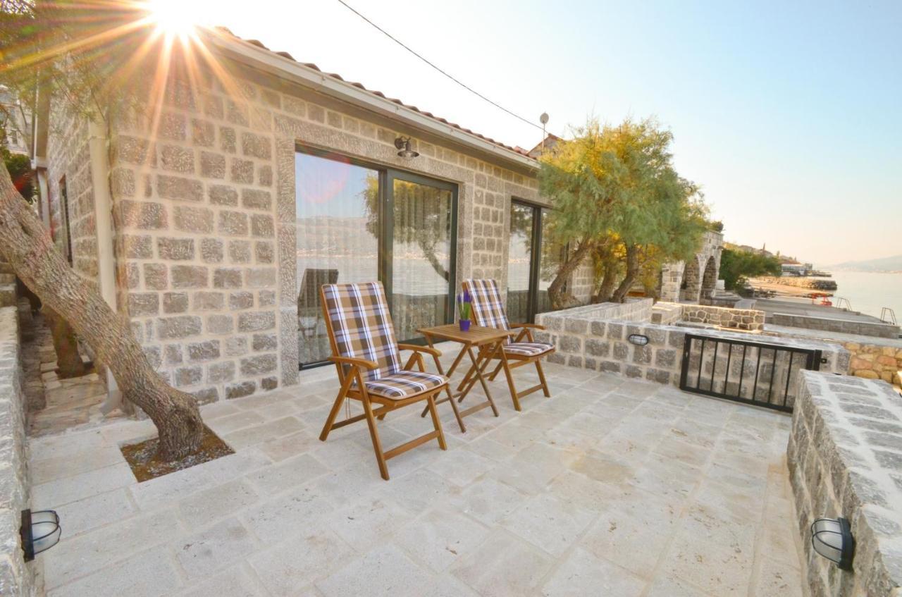 Leut Stone Residence Tivat Bagian luar foto