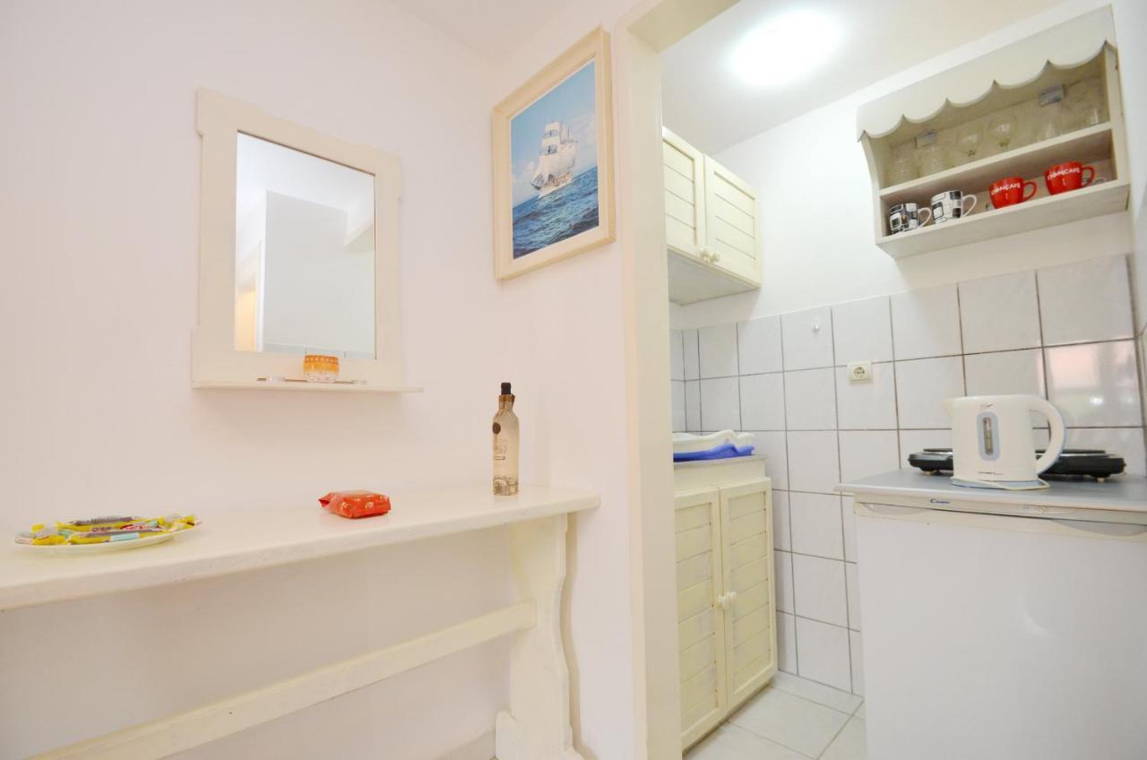 Leut Stone Residence Tivat Bagian luar foto