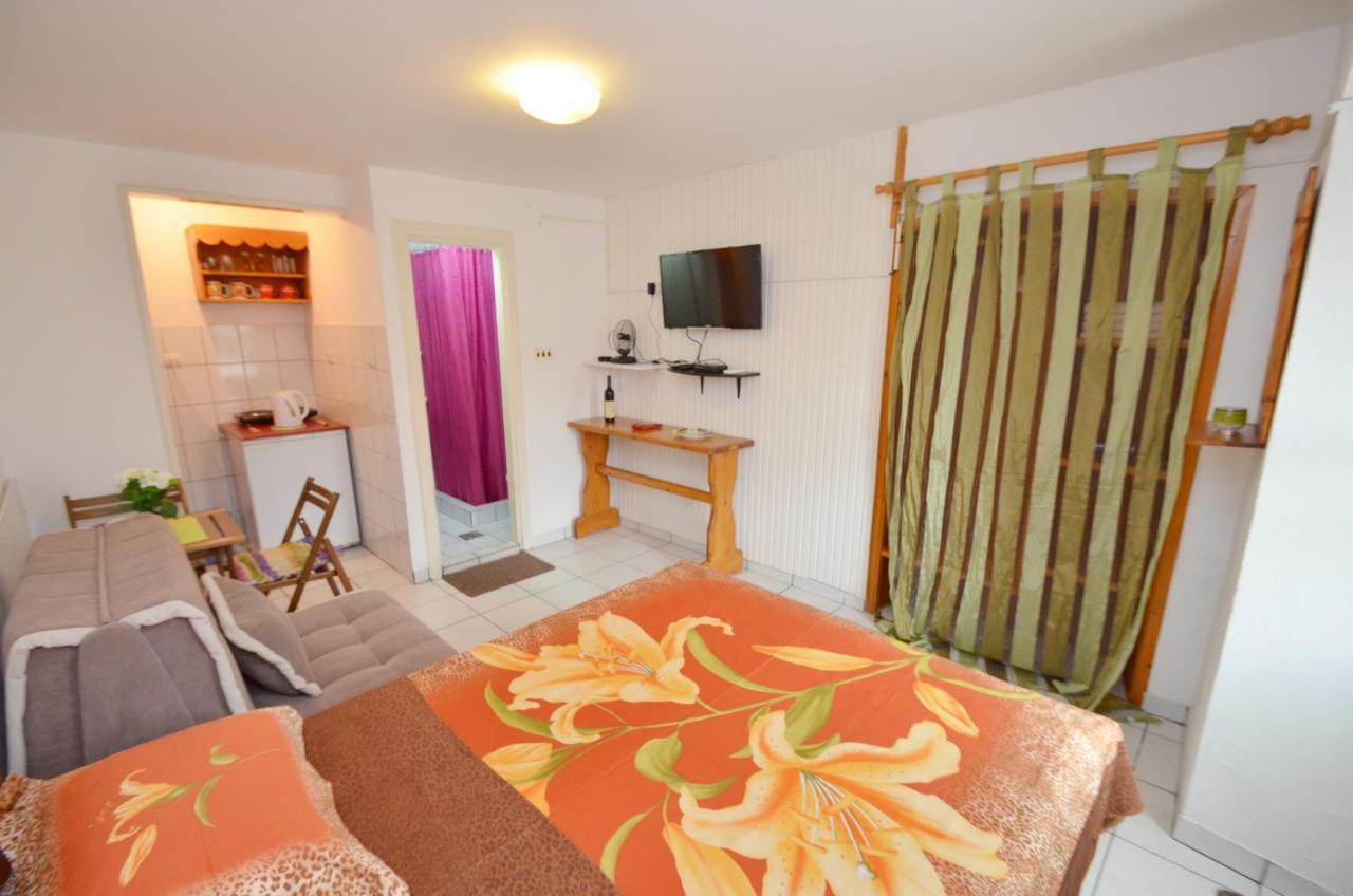 Leut Stone Residence Tivat Bagian luar foto