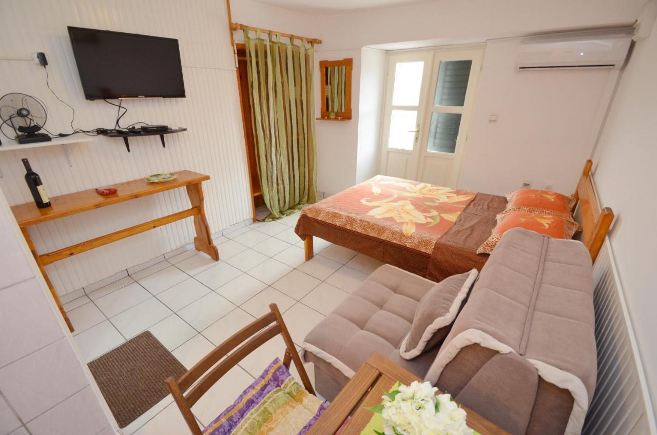 Leut Stone Residence Tivat Bagian luar foto