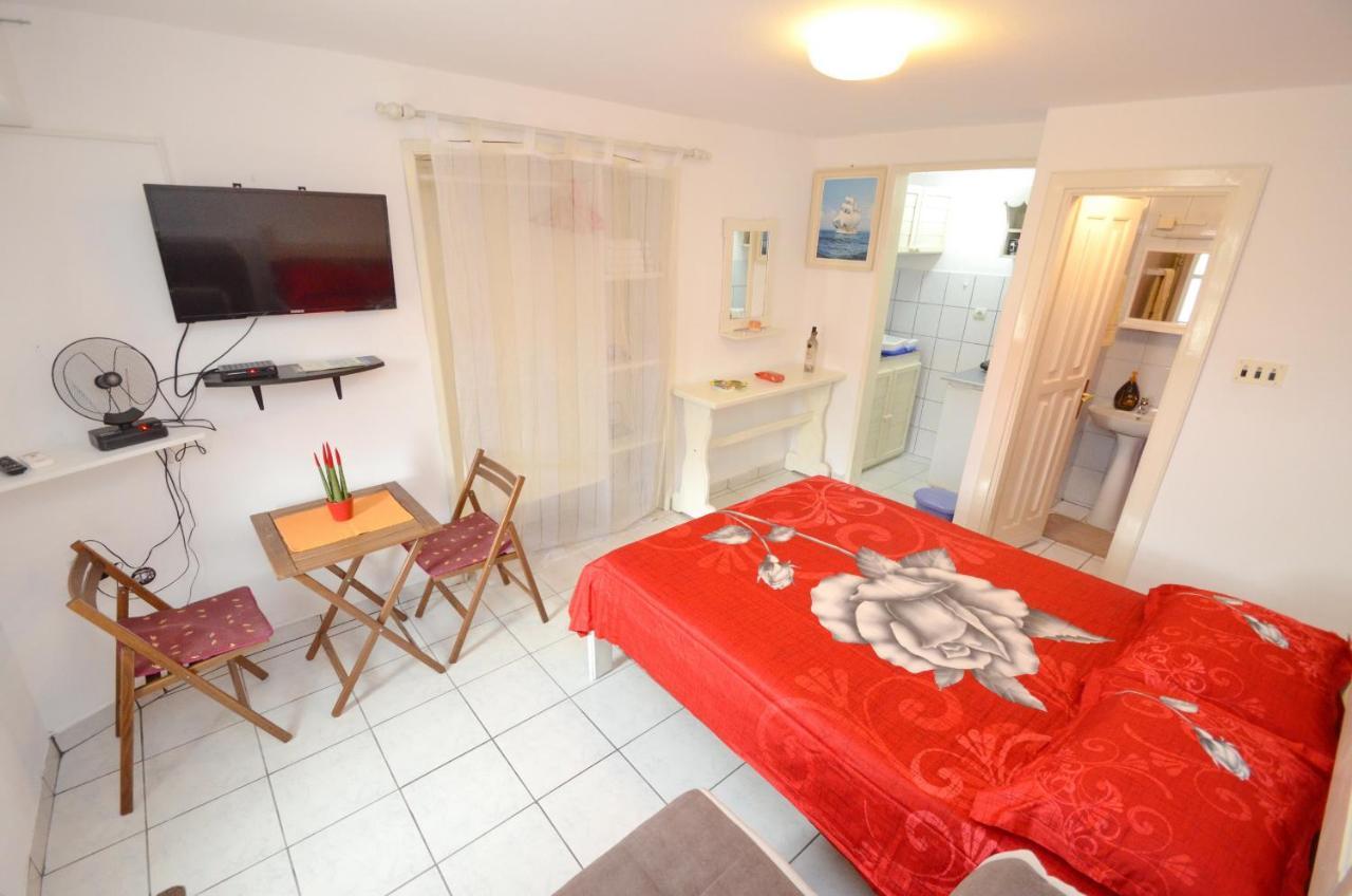 Leut Stone Residence Tivat Bagian luar foto