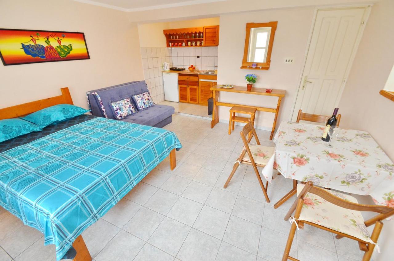 Leut Stone Residence Tivat Bagian luar foto