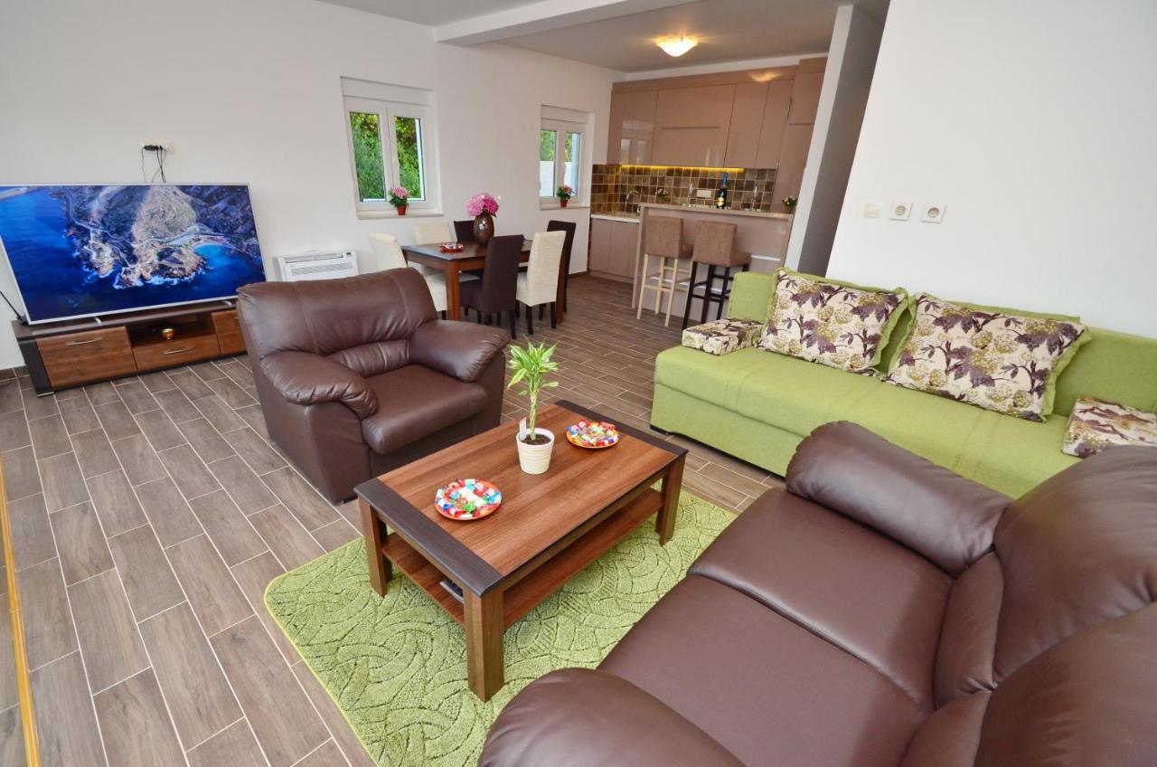 Leut Stone Residence Tivat Bagian luar foto