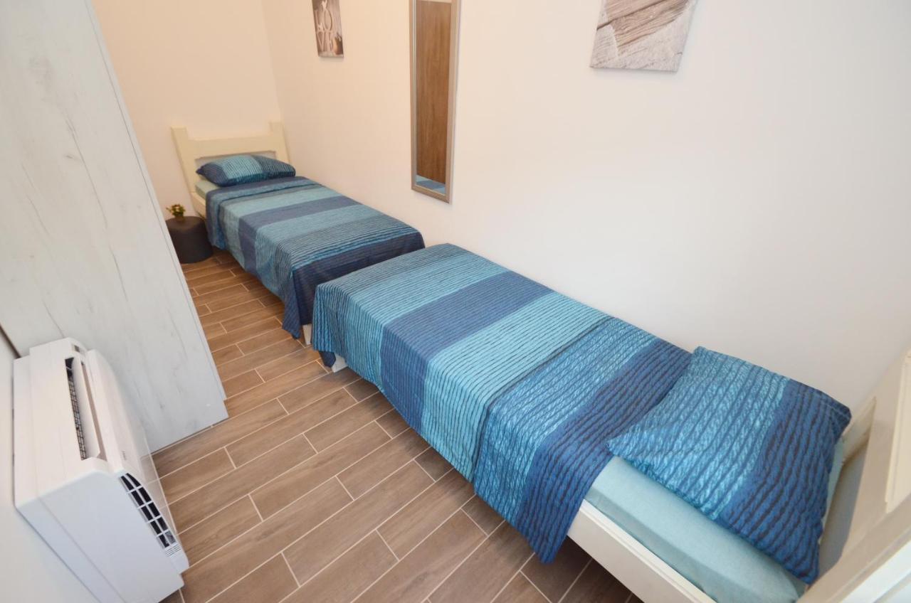 Leut Stone Residence Tivat Bagian luar foto