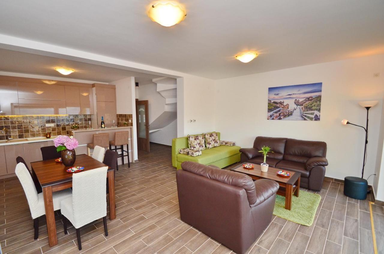 Leut Stone Residence Tivat Bagian luar foto