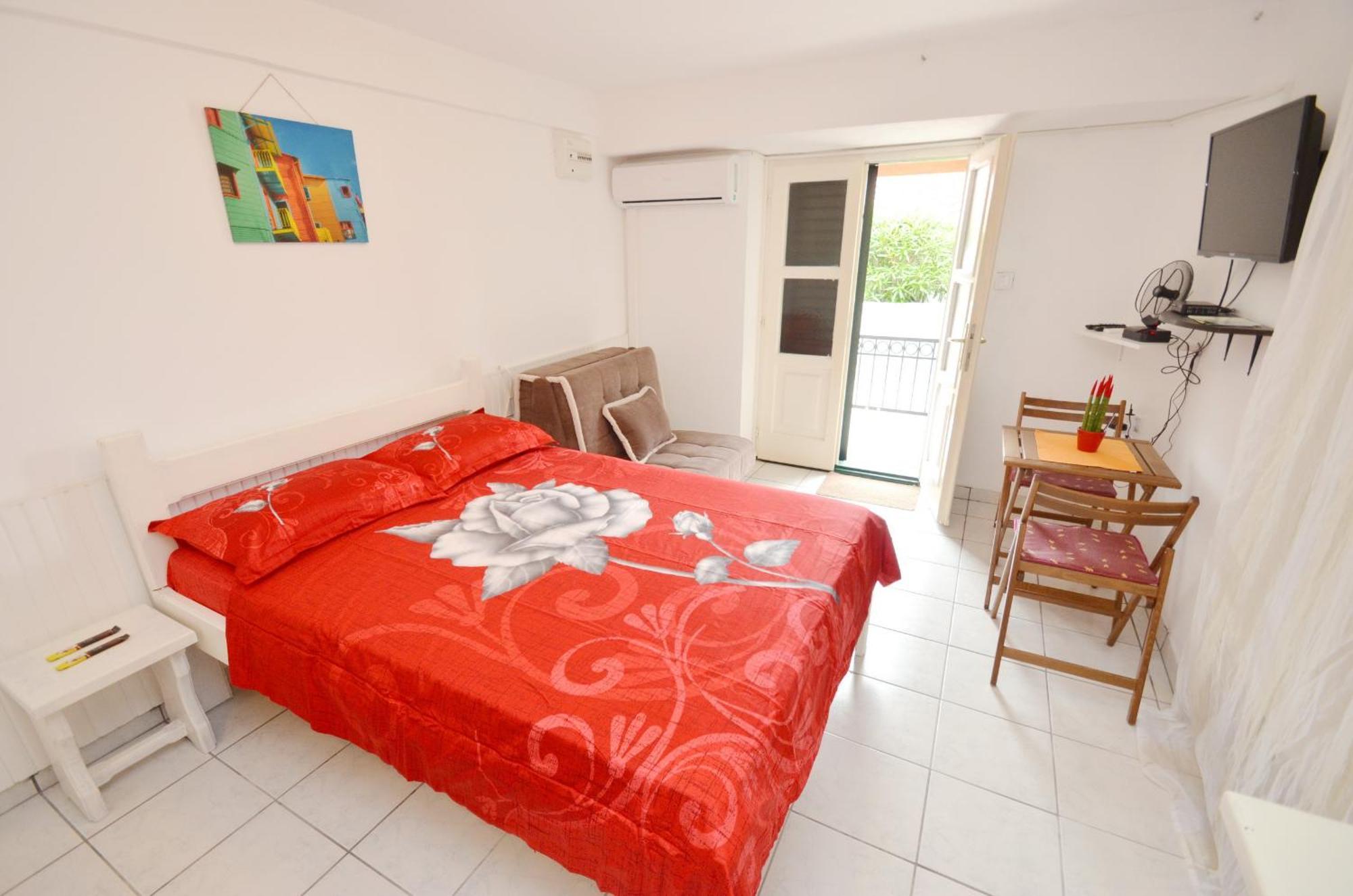 Leut Stone Residence Tivat Ruang foto