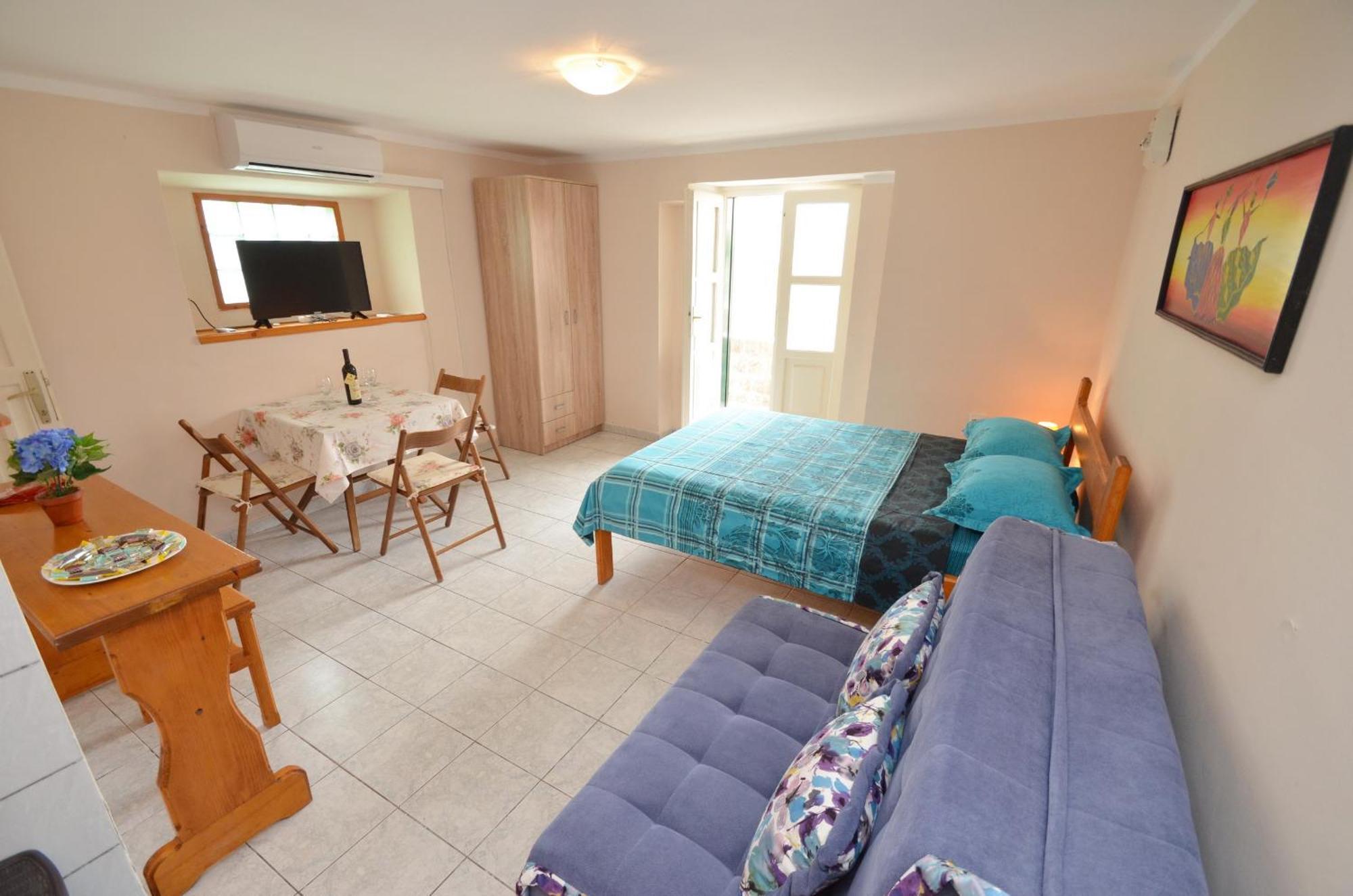 Leut Stone Residence Tivat Ruang foto